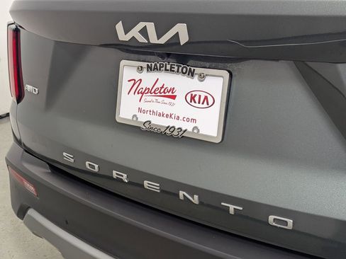 Used 2022 Kia Sorento SX Prestige w/ Rust Color Package image 8
