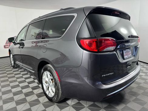 Used 2017 Chrysler Pacifica Touring-L w/ Tire & Wheel Group image 27