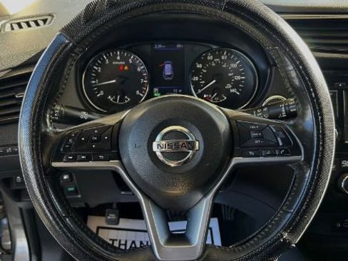 Used 2019 Nissan Rogue SV image 12