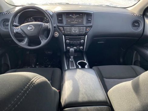 Used 2020 Nissan Pathfinder S image 5