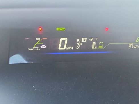 Used 2013 Toyota Prius V Five FWD image 9