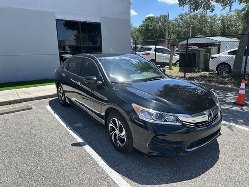 Used 2017 Honda Accord LX image 11
