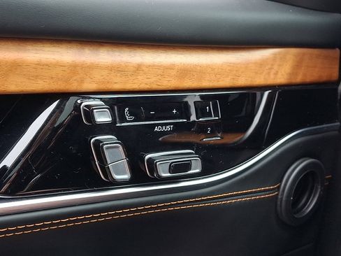 Used 2022 Jeep Grand Wagoneer Series III w/ Flexible Seating Group AWD/4WD image 33