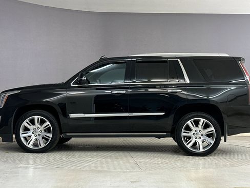 Used 2018 Cadillac Escalade Premium Luxury image 2