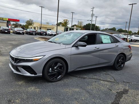 New 2026 Hyundai Elantra SEL Sport Premium FWD image 3