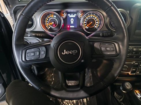 Used 2022 Jeep Gladiator Sport AWD/4WD image 9