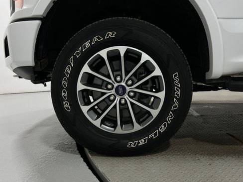 Used 2020 Ford F150 XLT w/ Equipment Group 302A Luxury AWD/4WD image 34