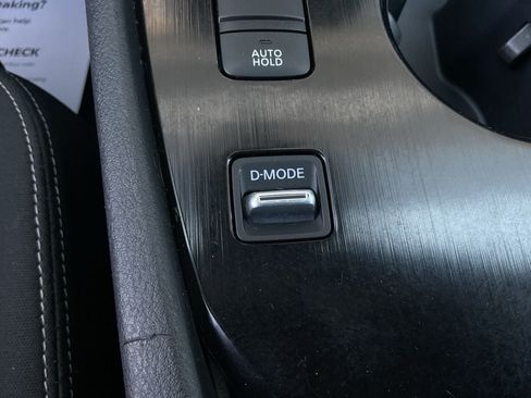 Used 2025 Nissan Rogue SV FWD image 21