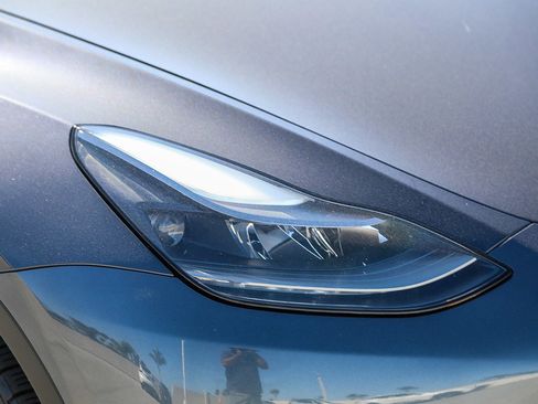 Used 2022 Tesla Model Y Performance image 8