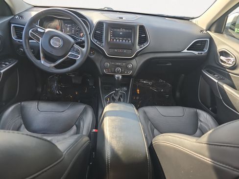 Used 2021 Jeep Cherokee Latitude Lux FWD image 3