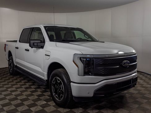 Used 2022 Ford F150 Lightning XLT w/ Tow Technology Package image 10