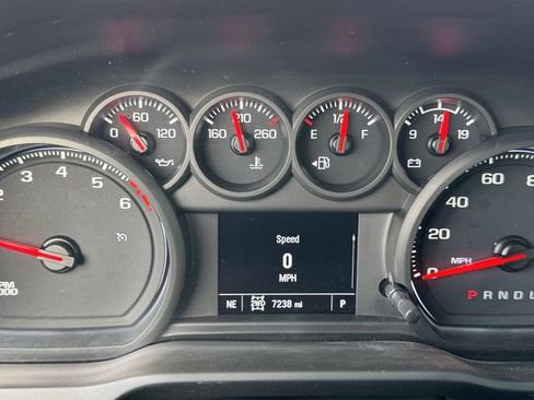 Used 2023 Chevrolet Silverado 1500 Custom image 17