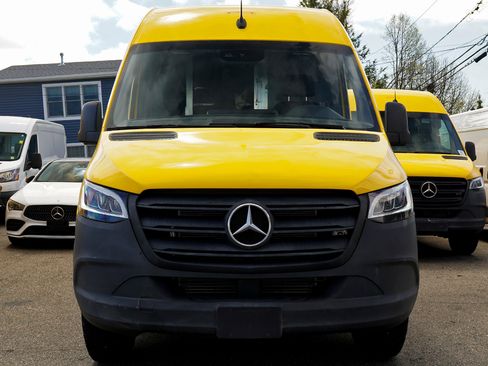Used 2021 Mercedes-Benz Sprinter 2500 image 7