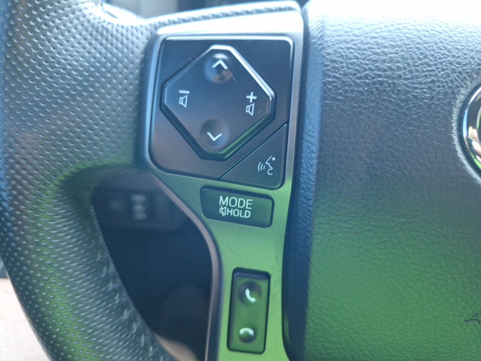 Used 2023 Toyota Tacoma TRD Off-Road w/ Technology Package AWD/4WD image 22