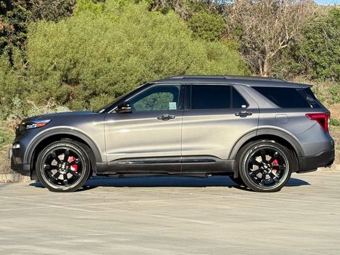 Used 2024 Ford Explorer ST w/ Equipment Group 401A image 7