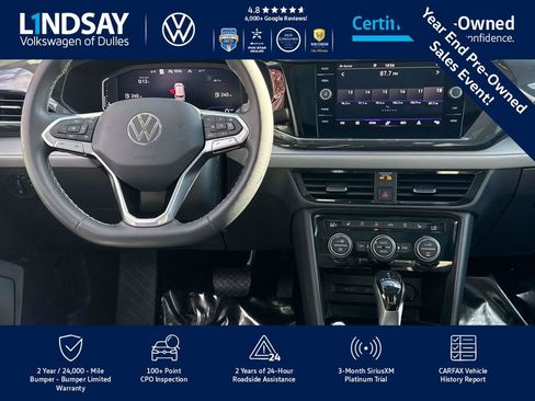 Certified 2022 Volkswagen Taos SEL w/ Panoramic Sunroof Package image 17