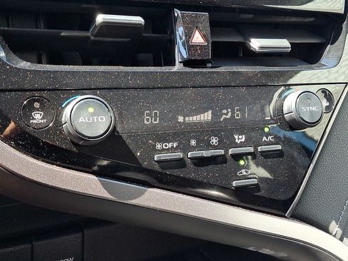 Used 2023 Toyota Camry SE w/ Convenience Package FWD image 17