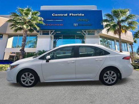Used 2026 Toyota Corolla LE FWD image 8