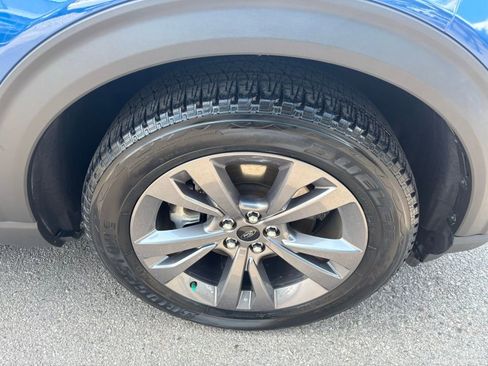 Used 2022 Ford Explorer XLT w/ Equipment Group 202A image 10