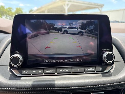 Certified 2023 Nissan Rogue SV FWD image 28
