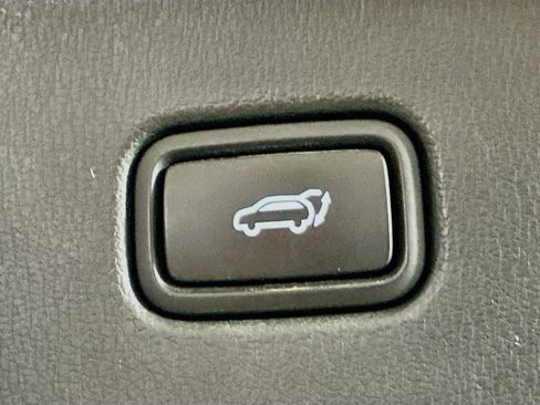 Used 2025 Hyundai Palisade SEL FWD image 31