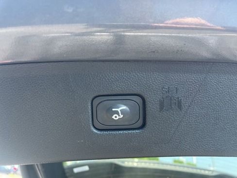 Used 2024 Ford Edge Titanium image 11