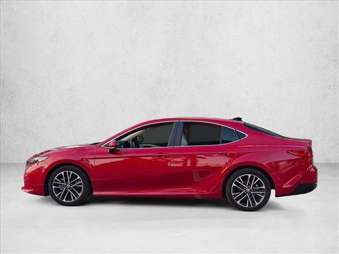Used 2025 Toyota Camry XLE FWD image 7