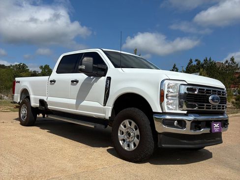 Used 2024 Ford F350 XLT AWD/4WD image 3