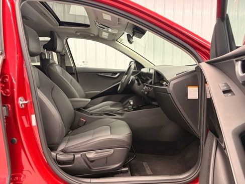 Used 2023 Kia Niro EX Touring FWD image 11