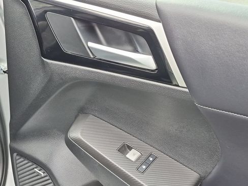 Used 2025 Mitsubishi Outlander SE AWD/4WD image 34