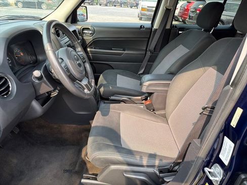 Used 2014 Jeep Patriot Latitude AWD/4WD image 14