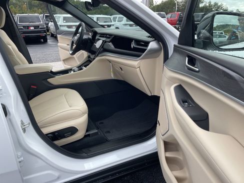 New 2024 Jeep Grand Cherokee Limited 4xe image 42