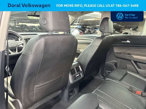 Certified 2022 Volkswagen Atlas SE w/ Black Wheel Package image 23