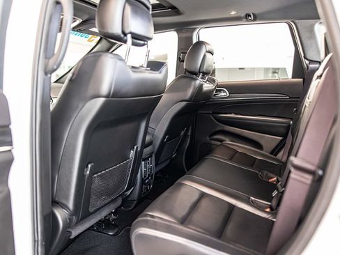 Used 2019 Jeep Grand Cherokee Limited AWD/4WD image 32