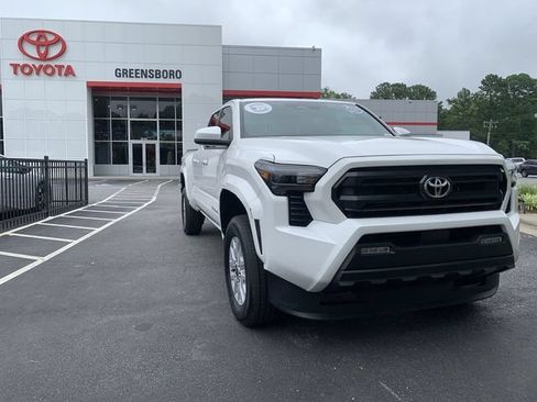 Used 2025 Toyota Tacoma SR5 RWD image 3