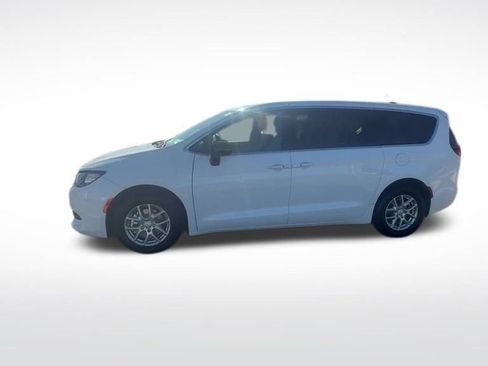 New 2026 Chrysler Voyager LX image 33