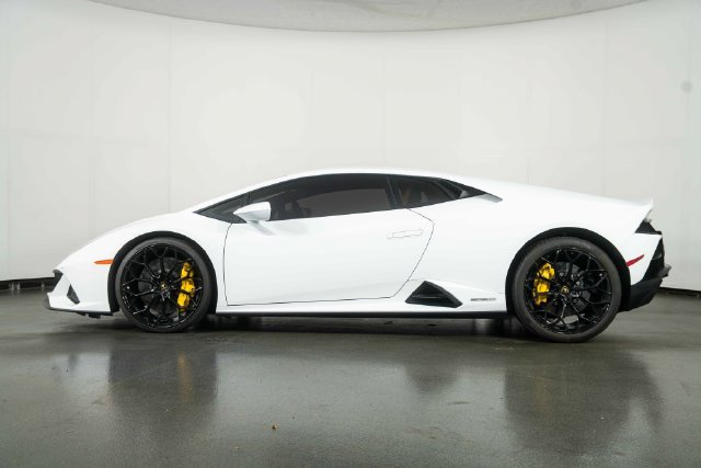 Used 2020 Lamborghini Huracan EVO RWD image 5
