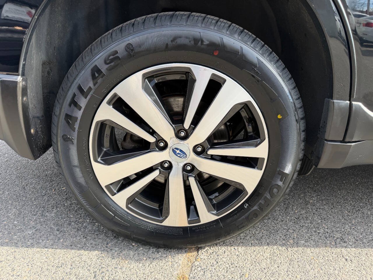 Used 2019 Subaru Outback 3.6R Limited AWD/4WD image 12