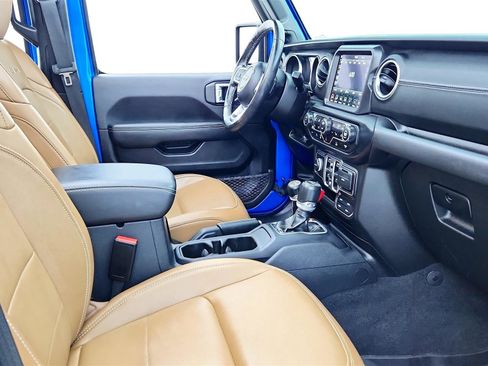 Used 2023 Jeep Wrangler Unlimited Sahara w/ Cold Weather Group image 34