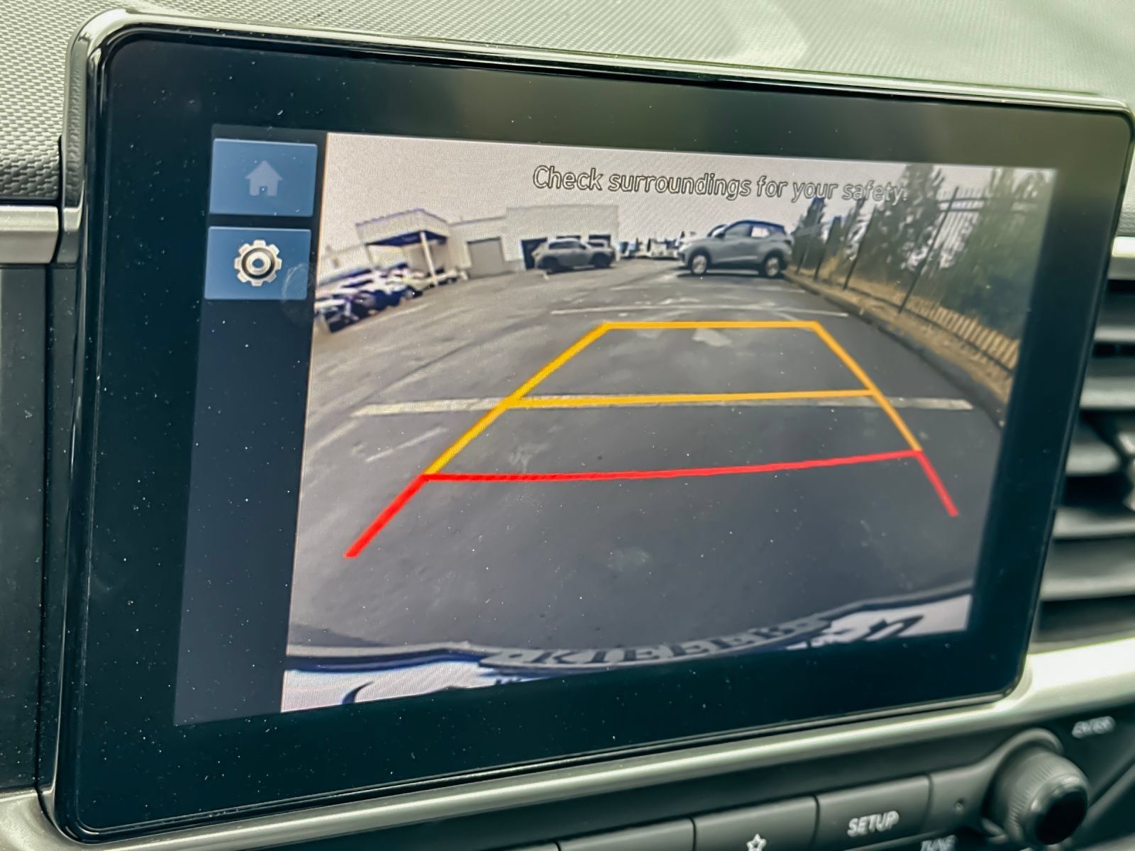 Used 2025 Hyundai Venue SEL FWD image 19