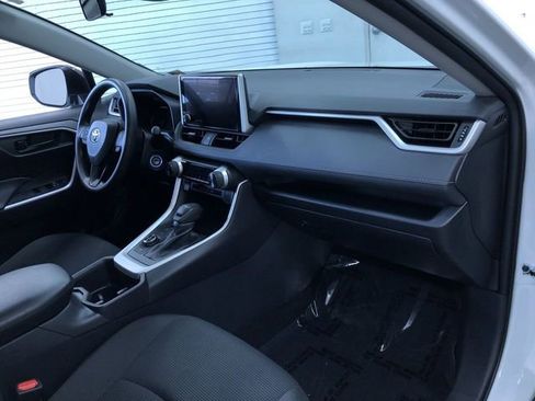 Certified 2025 Toyota RAV4 LE image 15