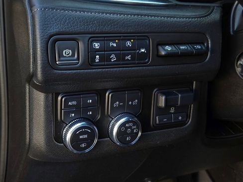 Used 2023 GMC Yukon Denali w/ Denali Reserve Package image 24