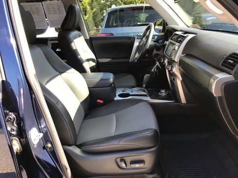 Certified 2019 Toyota 4Runner SR5 Premium image 29