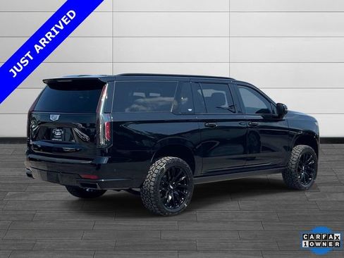 Used 2022 Cadillac Escalade ESV Sport Platinum w/ LPO, ONYX Package AWD/4WD image 3
