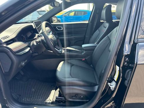 New 2025 Jeep Compass Trailhawk w/ Trailhawk Convenience Group image 29