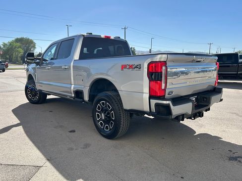 Used 2023 Ford F350 Platinum AWD/4WD image 4