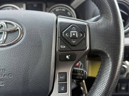 Used 2018 Toyota Tacoma SR5 AWD/4WD image 26
