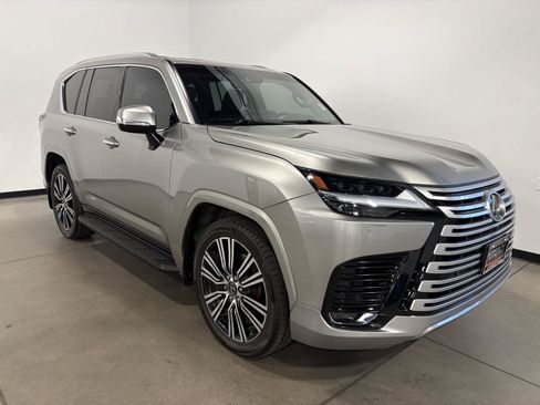 Used 2024 Lexus LX 600 4WD w/ Luxury Package image 1