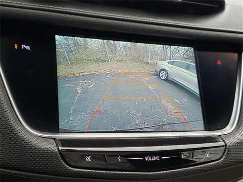 Used 2017 Cadillac XT5 Luxury w/ Driver Awareness Package image 17