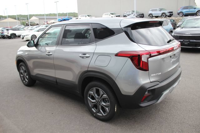 Used 2025 Kia Seltos LX AWD/4WD image 27